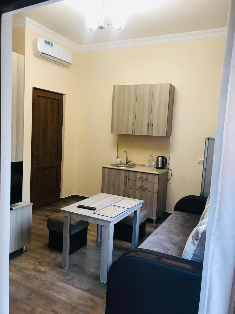 Guest House Abovyan Street Yerevan Exterior photo